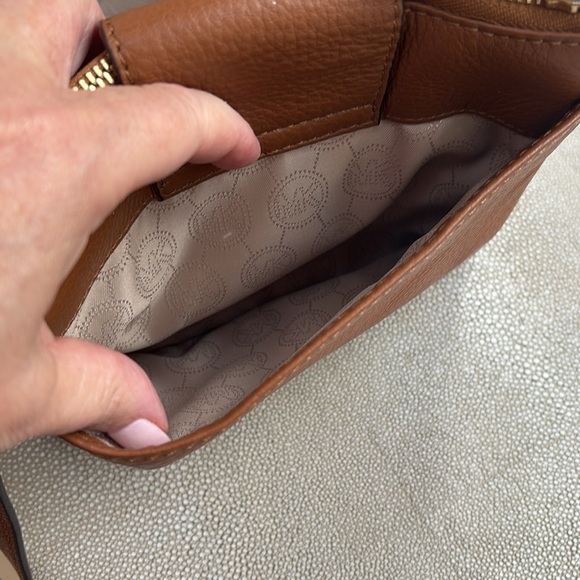 Michael Kors Leather Tan Saddle Brown Crossbody Bag bifold - Picture 7 of 14